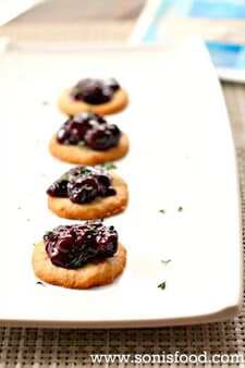 Castello Summer Of Blue Blue Cheese Crackers And Blackberry Compote