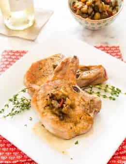 Flavorful Pork Chops With Spicy Apple Chutney