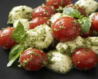 Pesto Cherry Tomato Caprese Salad