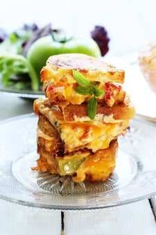 Pimento Grilled Cheese With Green Tomatoes