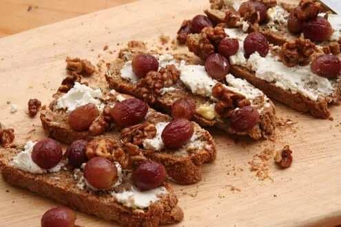 Roasted Grapes And Goats Cheese Bruschetta