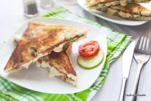 Roasted Tomato Caprese Grilled Cheese