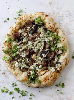 Grilled Steakhouse Pizza