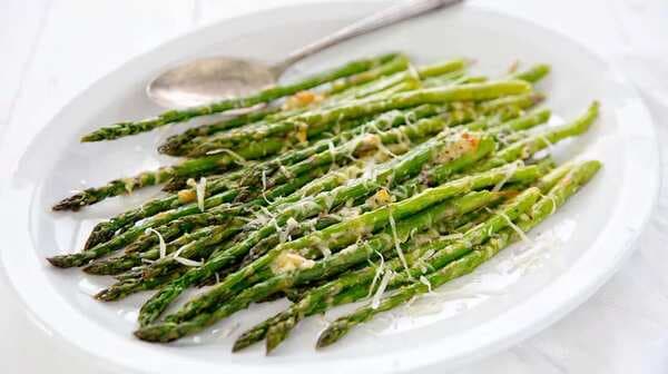 Garlic And Parmesan Roasted Asparagus