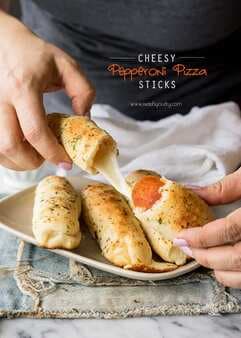 Cheesy Pepperoni Pizza Sticks