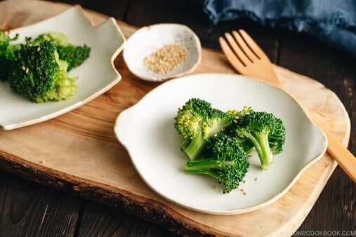 Broccoli Blanched With Sesame Oil