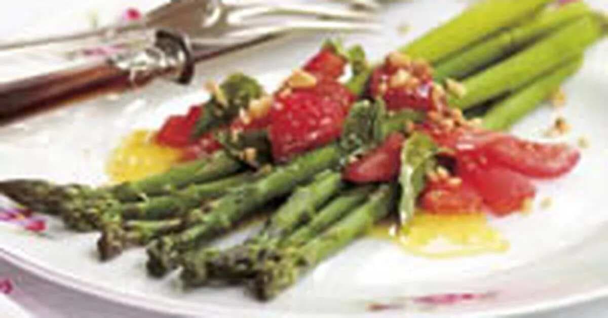 Asparagus With Tomato Vinaigrette