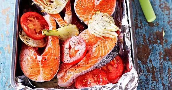 Baked Salmon With Fennel And Tomato
