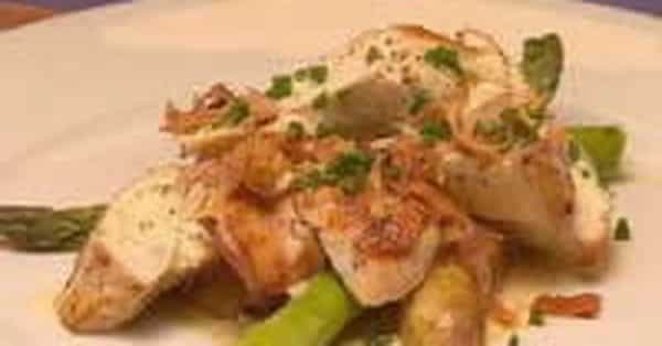 Chicken, Asparagus And Potatoes In Garlic Cream Sauce