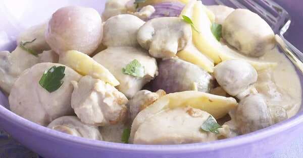 Chicken Fricassee With Apples And Cider