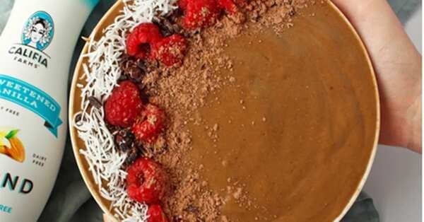 Chocolate Mousse Smoothie Bowl