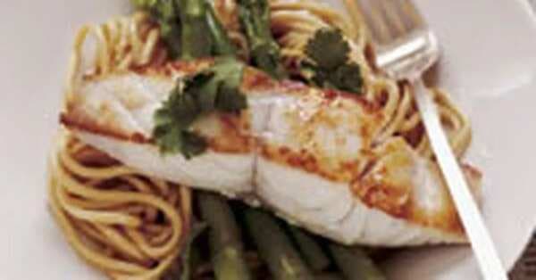 Noodly Fish With Asparagus