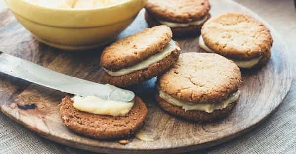 Macadamia Biscuits With Macadamia Butter And Salted Toffee Filling