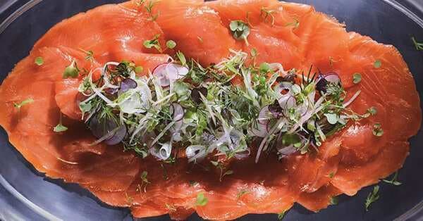 Smoked Salmon With Apple, Mint And Fennel Salad