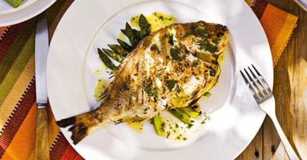 Whole Baby Snapper And Asparagus With Beurre Blanc