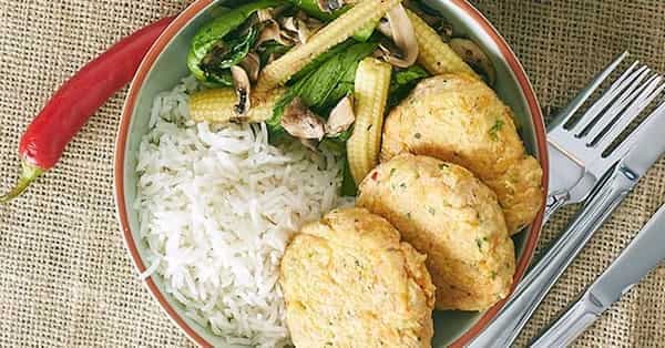 Thai Fish Cakes And Stir-Fry Vegetables With Dipping Sauce