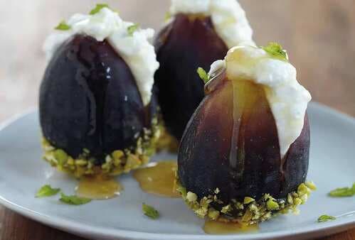 Fresh Figs with Ricotta and Honey