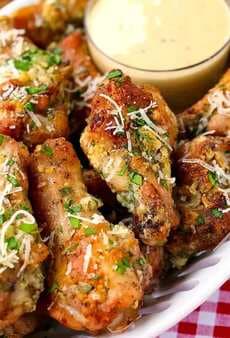 Crispy Baked Garlic Parmesan Chicken Wings