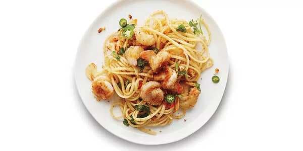 Garlicky Shrimp Pasta With Chiles