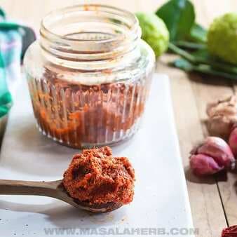 5-Minute Thai Red Curry Paste