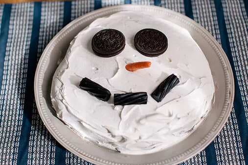 Cookies & Cream Snowman Dessert