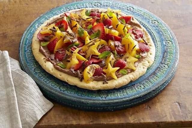 Fruit-Topped Chocolate Cream Pizza