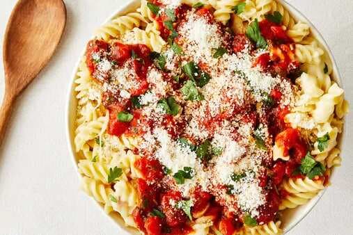 Fusilli With Tomatoes And Mozzarella