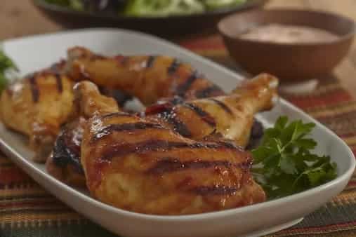 Harissa Grilled Chicken Legs With Creamy Pepper Sauce