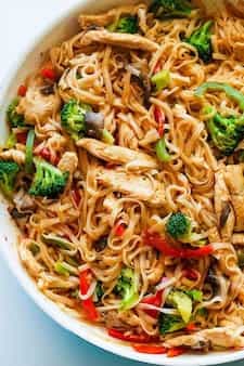 Chicken Stir Fry With Rice Noodles 