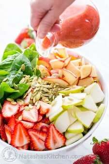 Fruit And Spinach Salad With Strawberry Vinaigrette