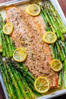 One Pan Salmon And Asparagus With Garlic Herb Butter