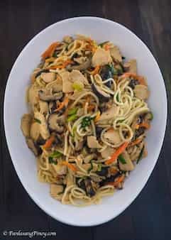 Longevity Noodles With Chicken And Mushroom