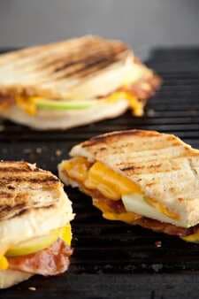 Grilled Apple, Bacon & Cheddar Sandwich With Roasted Red Onion Mayo