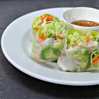 Fresh Spring Rolls with Shrimp and Peanut Dipping Sauce