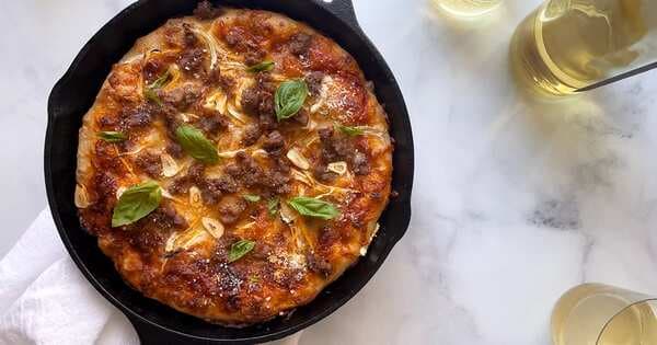 Crispy Cast-Iron Skillet Pizza With Fennel, Sausage And Garlic
