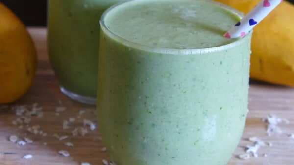 Mango Spinach Oatmeal Smoothie