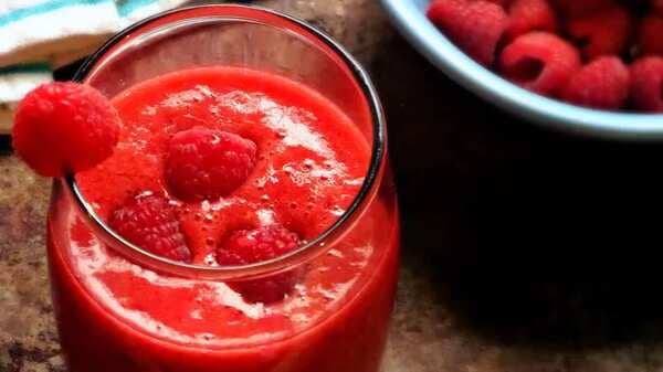 Pomegranate And Raspberry Smoothie