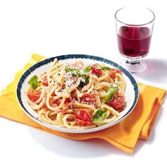 Fat Spaghetti With Garlic Cherry Tomatoes & Basil