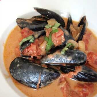 Mussels In Tomato-Licorice Broth