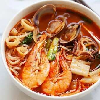 Korean Seafood Noodle Soup