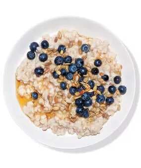 Oatmeal With Blueberries, Sunflower Seeds, And Agave