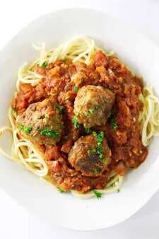 Italian Meatballs And Spaghetti With Tomato Garlic Sauce