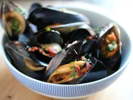 Beer-Steamed Mussels With Bacon