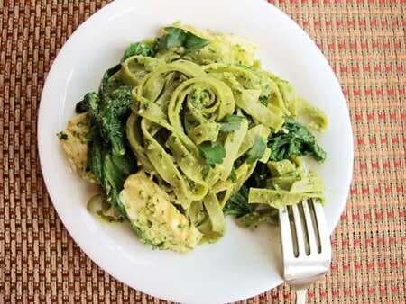 Chicken With Spinach Tagliatelle And Parsley Pesto