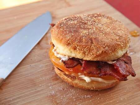 Tomato And Bacon Breakfast Sandwiches