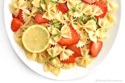 Strawberry Lemon Basil Pasta Salad