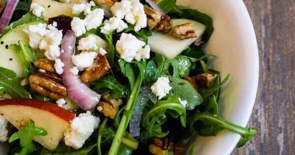 Arugula And Apple Salad With Goat Cheese And Pecans