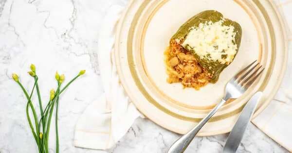 Slow Cooker Quinoa And White Bean Stuffed Peppers