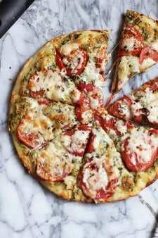 Pesto Mozzarella Pizza