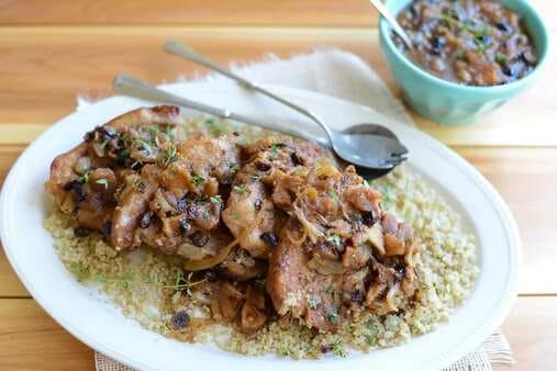 Slow Cooker Pork Chops with Dried Fruit Sauce